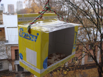 Кормушка для птиц из коробок от молока, + фото, схемы